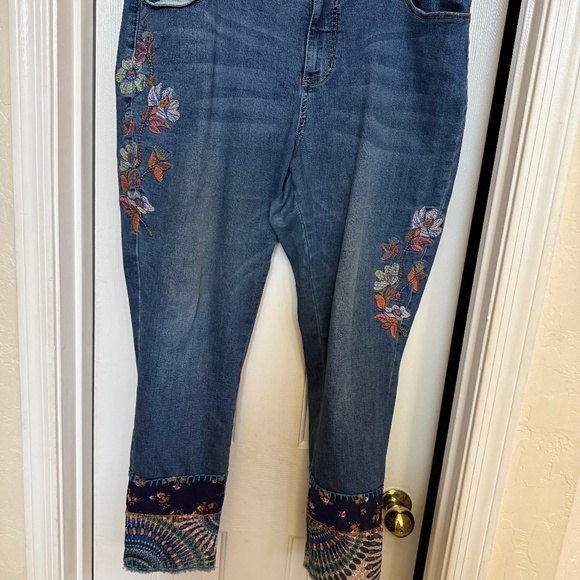 John Mark Women Floral Embroidered Cropped Boho Jeans SZ 16 - Picture 1 of 14